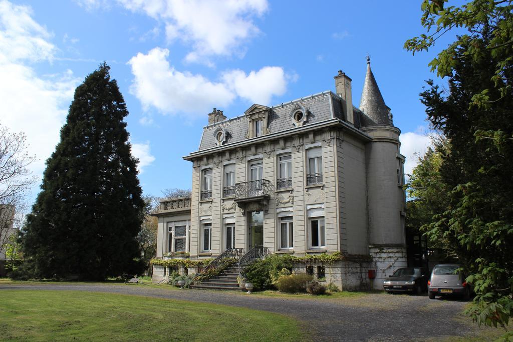 Au Château Des Thermes Saint-Amand-les-Eaux Exterior foto